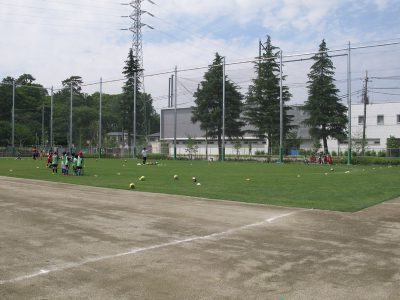 芝生の校庭